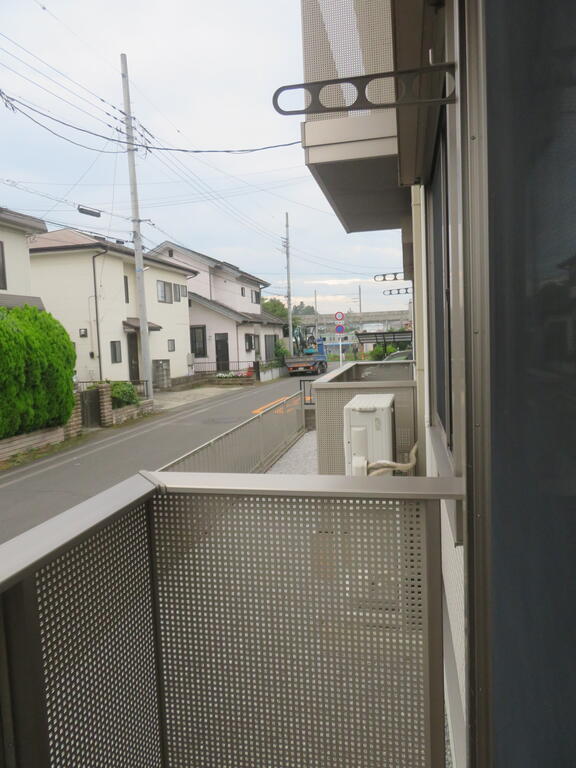 バルコニー　南面バルコニーで日当たり良好です。