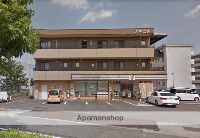 コンビニ　セブンイレブン（コンビニ）まで712m