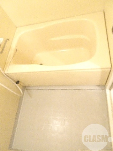 バス・シャワールーム　キレイにリフォームされています♪