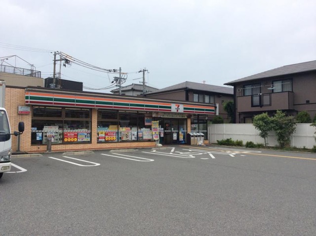 コンビニ　セブンイレブン（コンビニ）まで200m