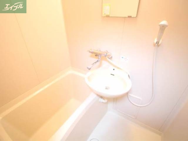 バス・シャワールーム　別のお部屋の写真です。実際とは異なります。