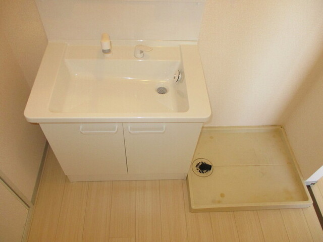 洗面設備　１０１（洗髪洗面化粧台、室内洗濯機置場）