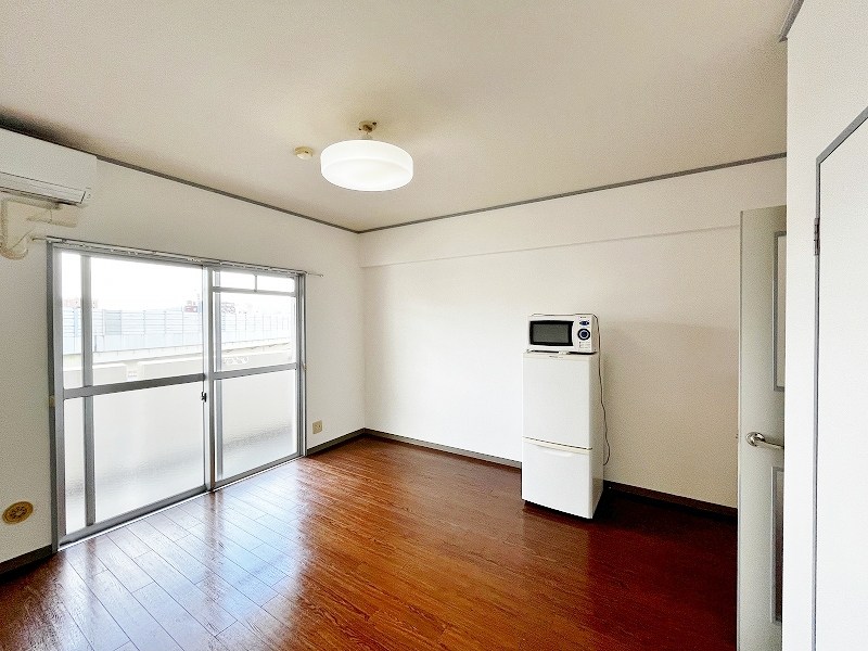 居室・リビング　★洋室10帖★(クロス現状優先)