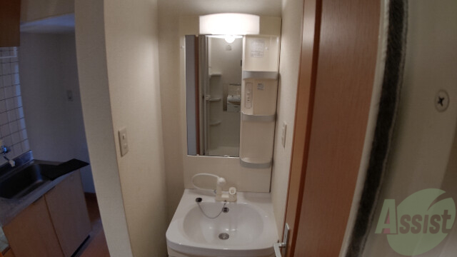 洗面設備　独立洗面台のスペースは脱衣所として利用しても問題ないですね。