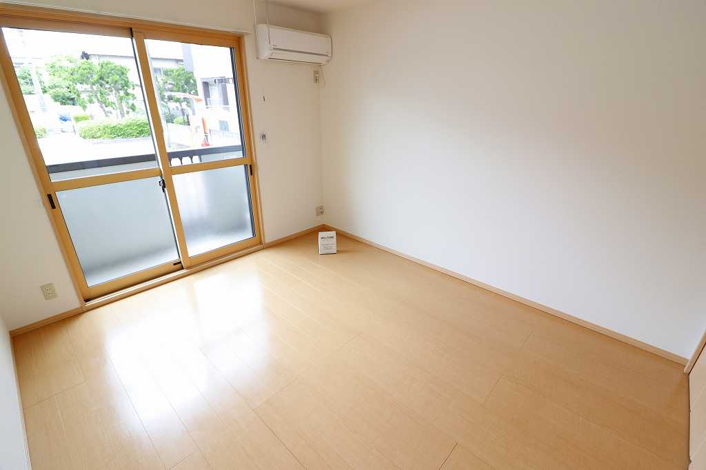 居室・リビング　※同物件、別部屋になります。