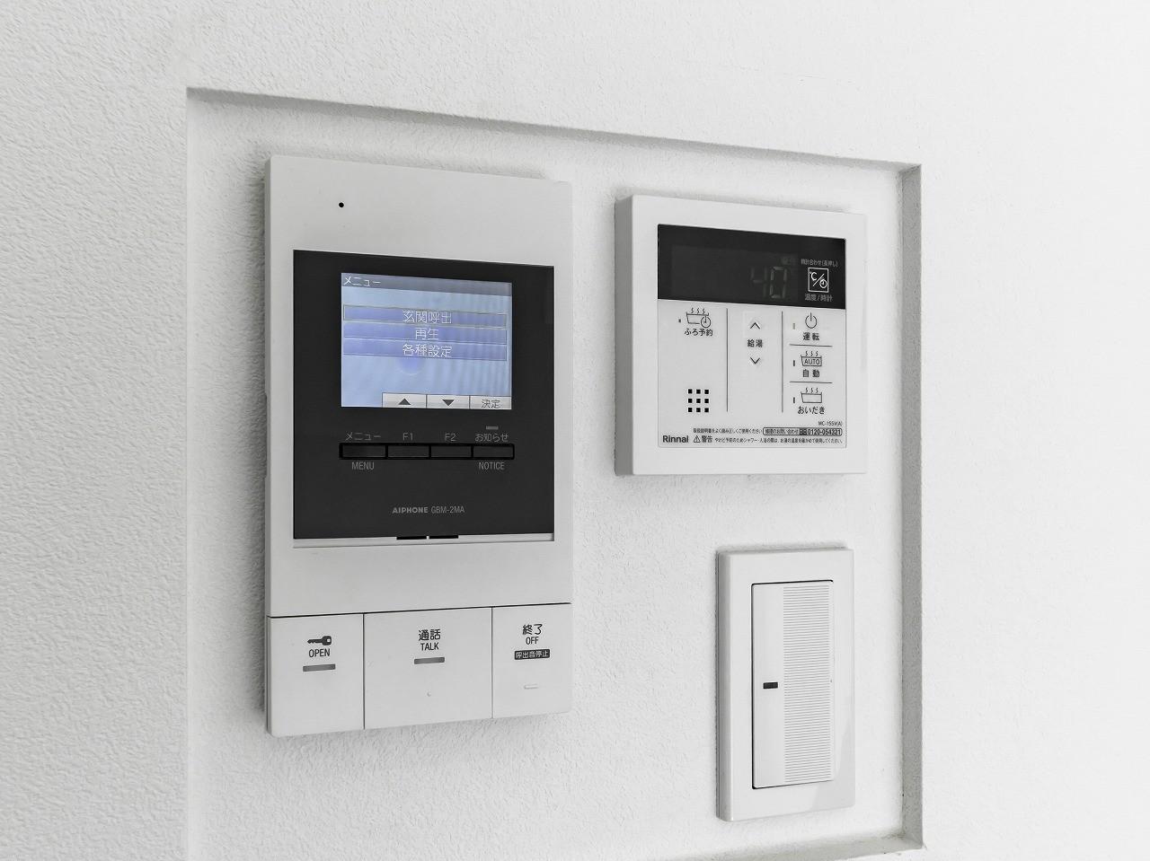 セキュリティ　【インターホン】相手の顔が見えるから、一人暮らしも安心。