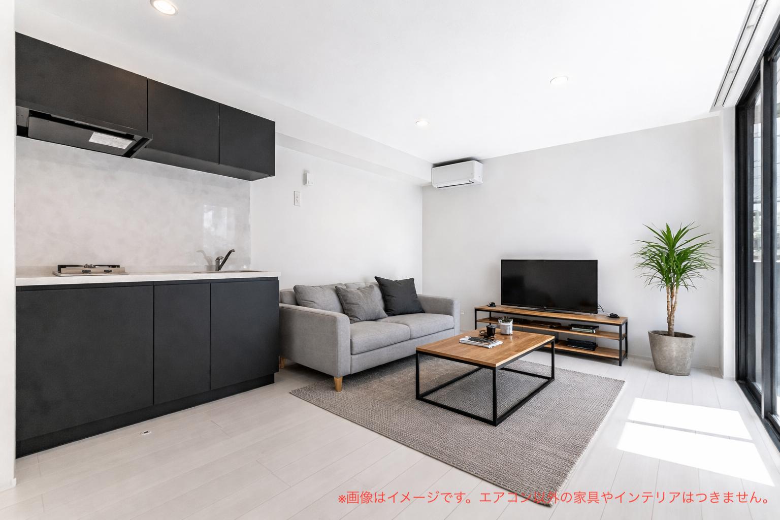 居室・リビング　ダウンライトが演出する、上質な大人の部屋。