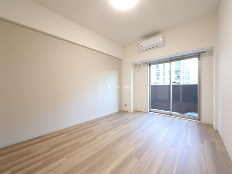 その他部屋・スペース　洋室8.6帖　エアコン付　収納充