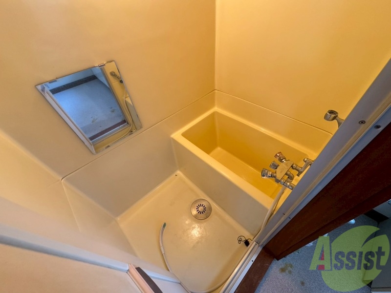 バス・シャワールーム　ユニットバスです。疲れを癒すのに欠かせませんね！