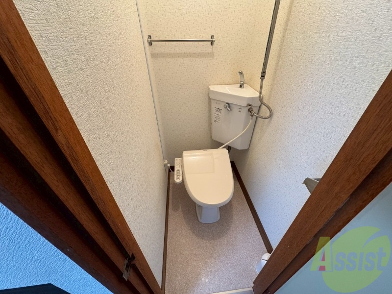 トイレ　こちらはトイレです。清潔感があり、安心して使用できます。