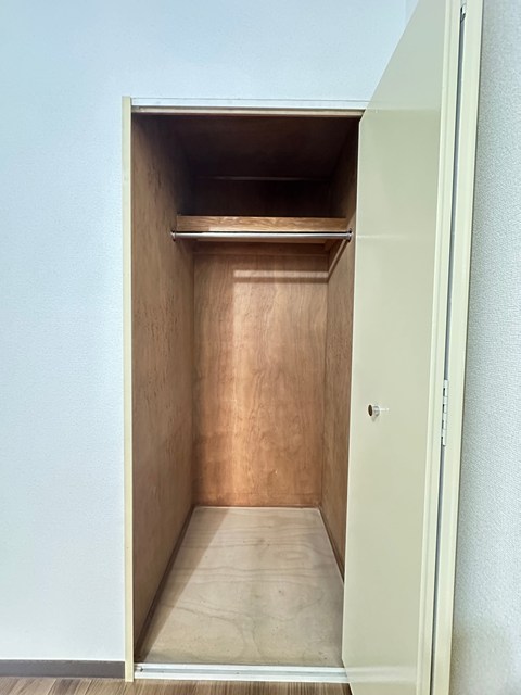 収納　洋室5.8帖のお部屋にあるクローゼットです♪大切なお洋服もし