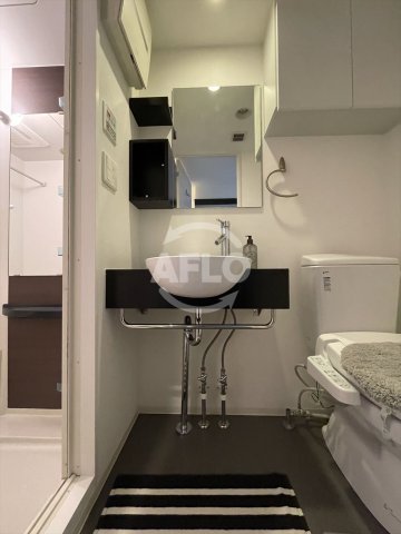 洗面設備　SERENiTE北浜　独立洗面台