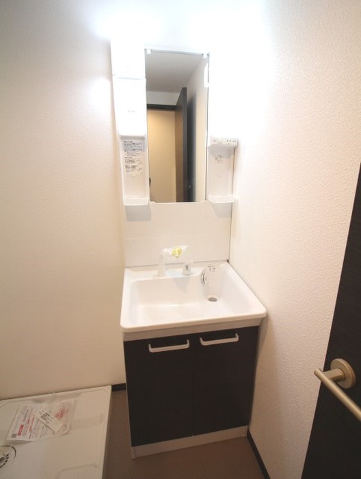 洗面設備　※他室写真～現況優先～