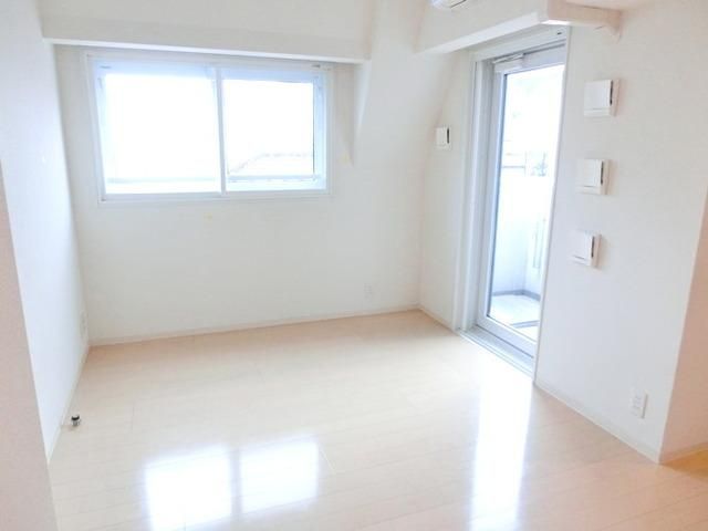 居室・リビング　ゆったりとした居間です