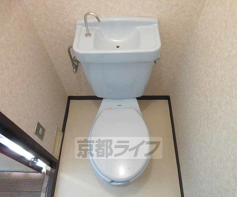 トイレ　清潔感のあるトイレです