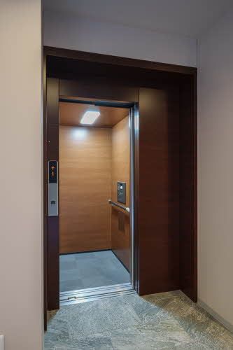 エントランス　共用部エレベーター