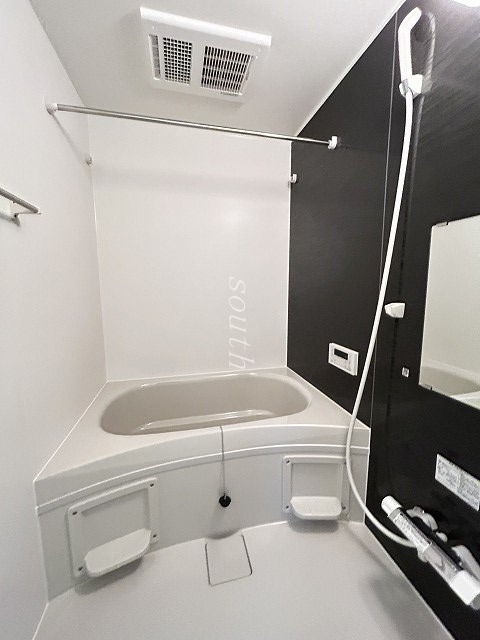 バス・シャワールーム　浴室乾燥機付きのお風呂