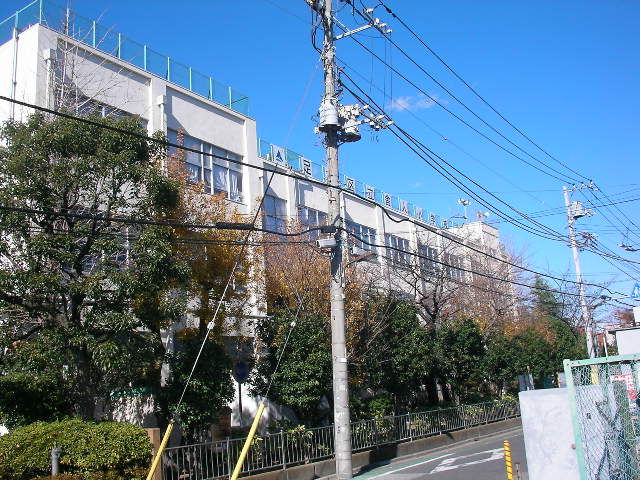 小学校　足立区立舎人小学校（小学校）まで100m