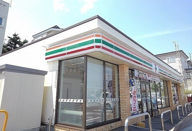 コンビニ　セブンイレブン（コンビニ）まで430m