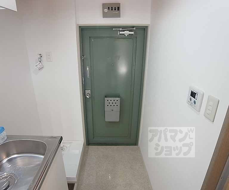 玄関　玄関内側から