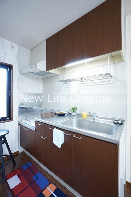 キッチン　窓付きキッチンで明るく換気も出来ます。