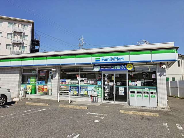 コンビニ　ファミリーマート（コンビニ）まで1089m