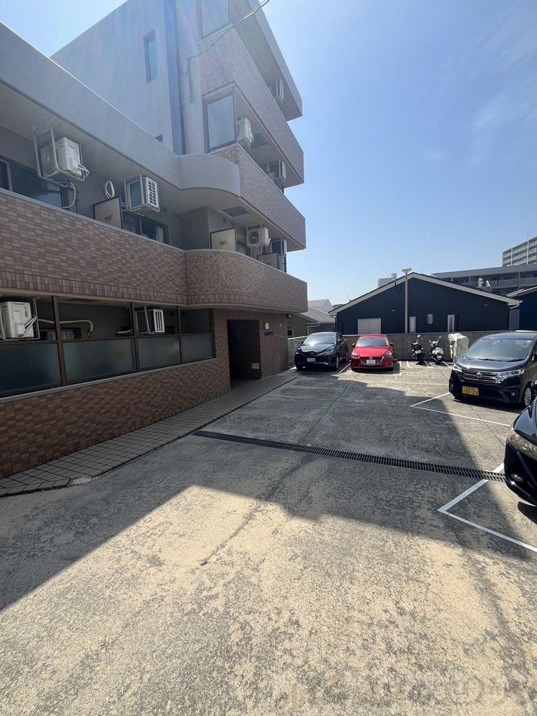 駐車場　駐車場