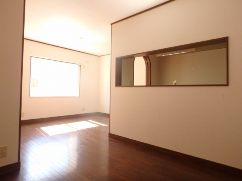 居室・リビング　※写真は他号室です