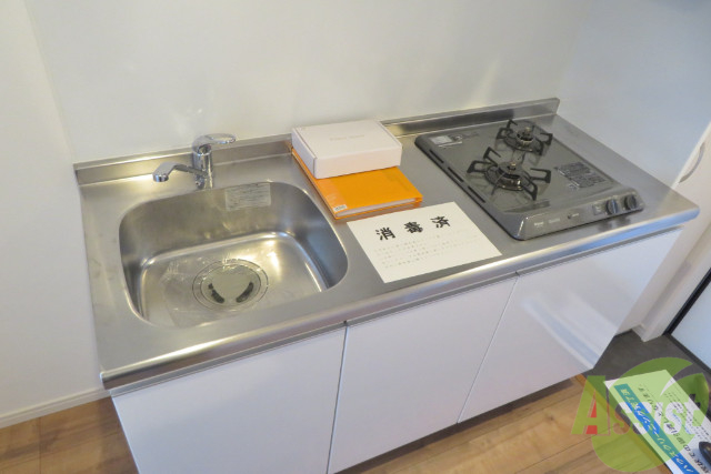 キッチン　キッチンはシックなデザインでした。洗い場も大きい。