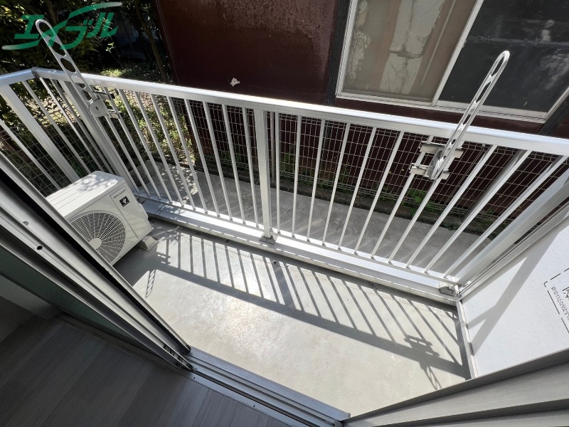 バルコニー　別部屋反転画像参考