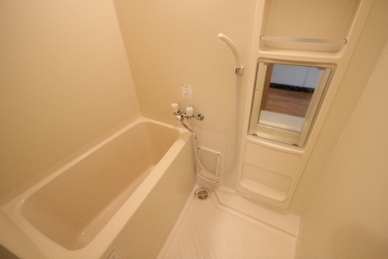 バス・シャワールーム　※別部屋の写真です