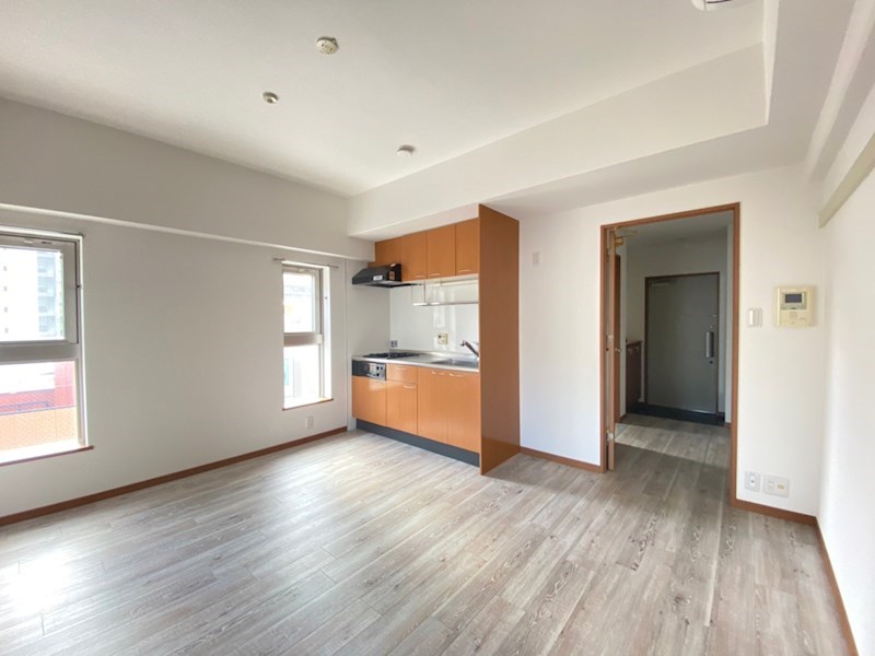 居室・リビング　こちらの居間で趣味の時間をお楽しみください