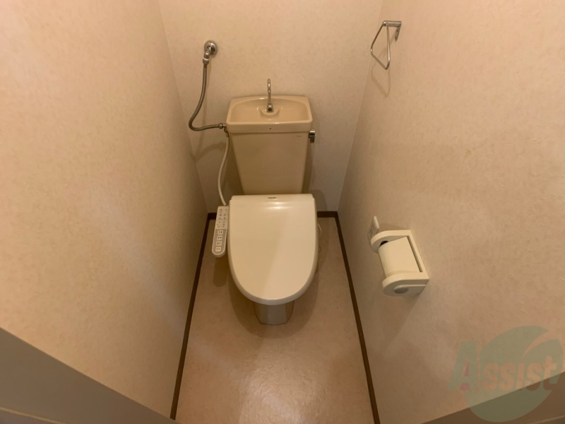 トイレ　こちらはトイレです。清潔感があり、安心して使用できます。