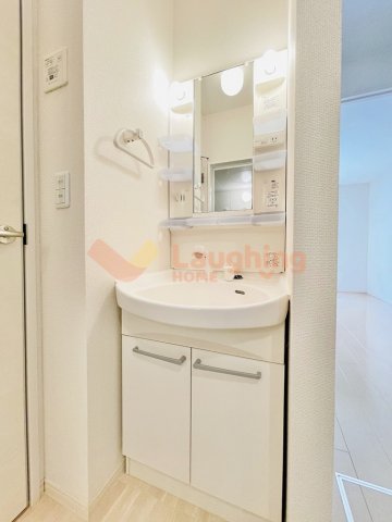 洗面設備　使いやすい洗面所です