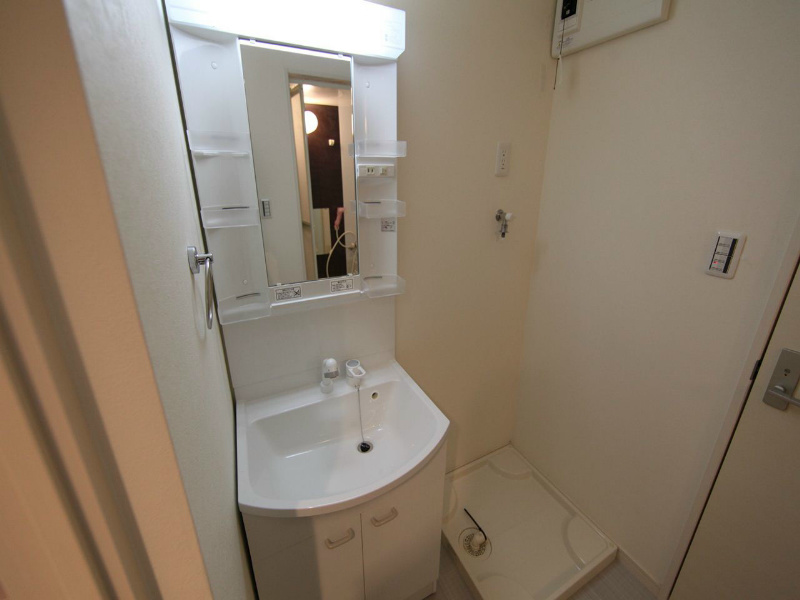 洗面設備　脱衣所　独立洗面台（シャンプードレッサー）洗濯機用意できます