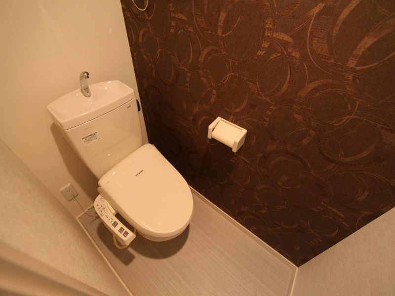 トイレ　温水洗浄暖房便座付トイレ