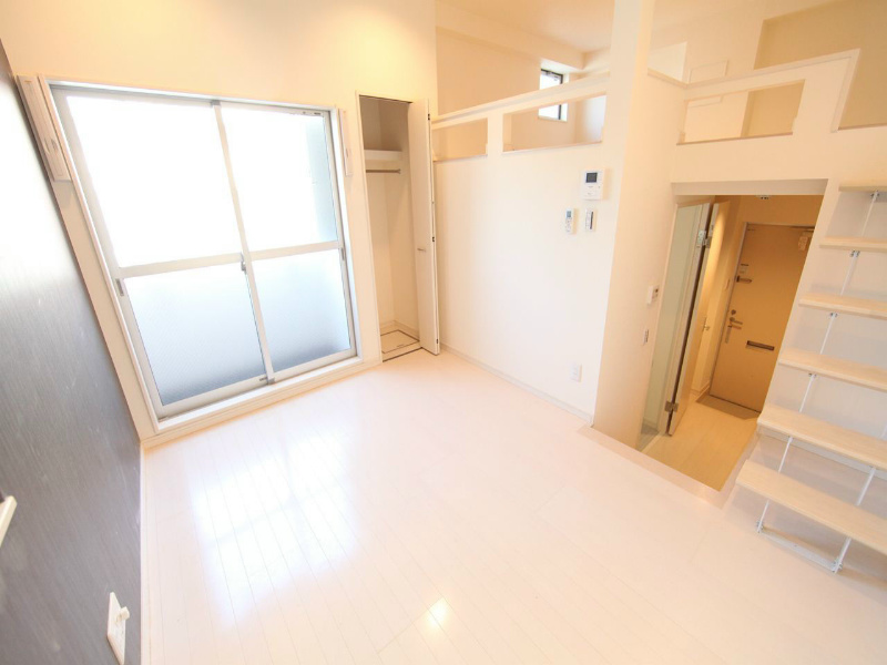 バルコニー　洋室6帖　ロフト5.7帖（収納としても部屋としても使えます