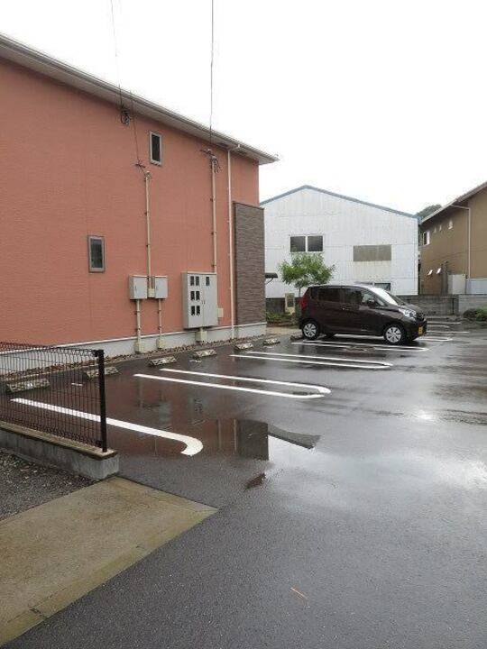 駐車場　駐車場