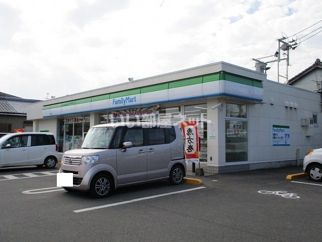 コンビニ　ファミリーマート祝吉店（コンビニ）まで270m