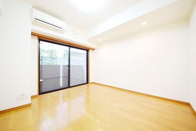 居室・リビング　★明るい洋室★