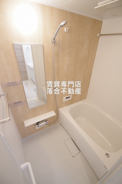 バス・シャワールーム　浴室乾燥機付き♪
