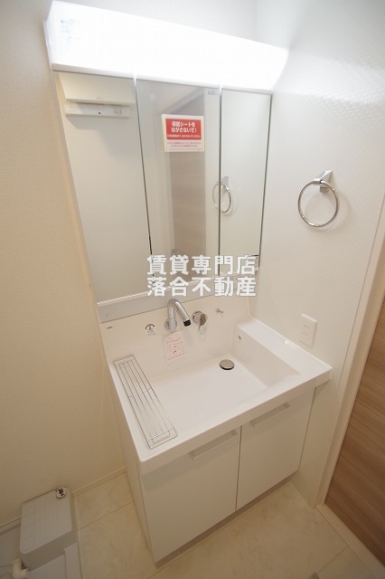 洗面設備　独立洗面化粧台付き