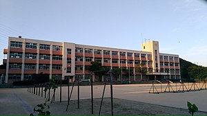 中学校　横尾中学校（中学校）まで1251m