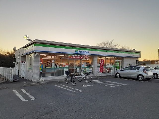 コンビニ　ファミリーマート　見沼片柳店（コンビニ）まで1500m