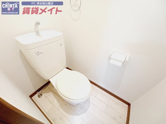 トイレ　同型参考写真