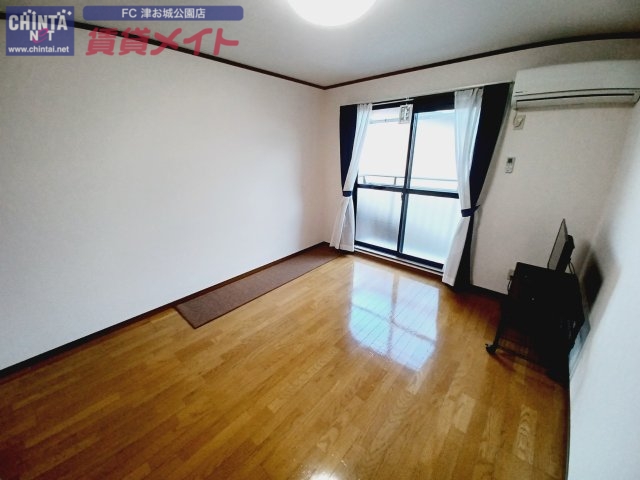 居室・リビング　同型参考写真