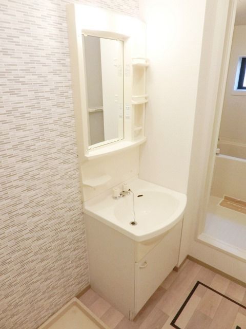 洗面設備　忙しい朝も便利な独立洗面台