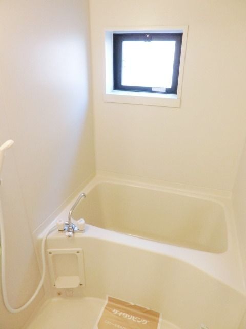 バス・シャワールーム　一日の疲れを癒せるバスルームです