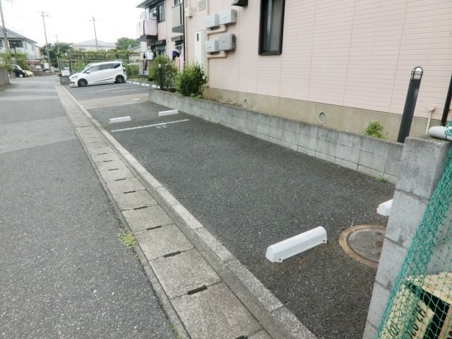 駐車場　敷地内にある駐車場です