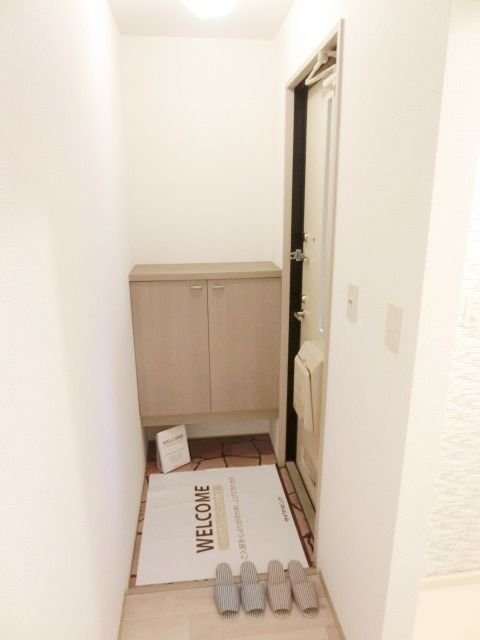 玄関　玄関にはシューズボックスがございます